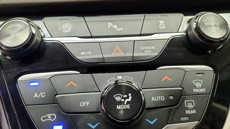 2018 Chrysler Pacifica Touring L 16