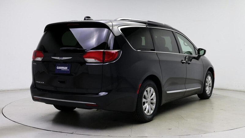 2018 Chrysler Pacifica Touring L 8