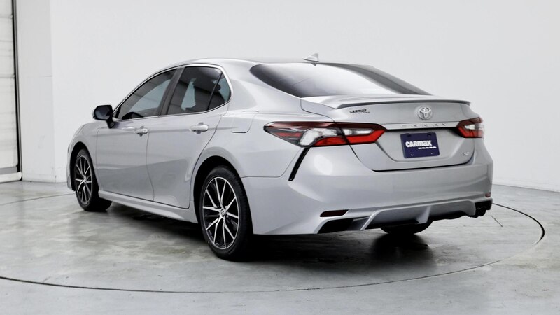 2022 Toyota Camry SE 2