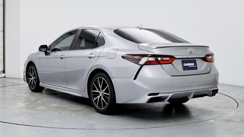 2023 Toyota Camry SE 2