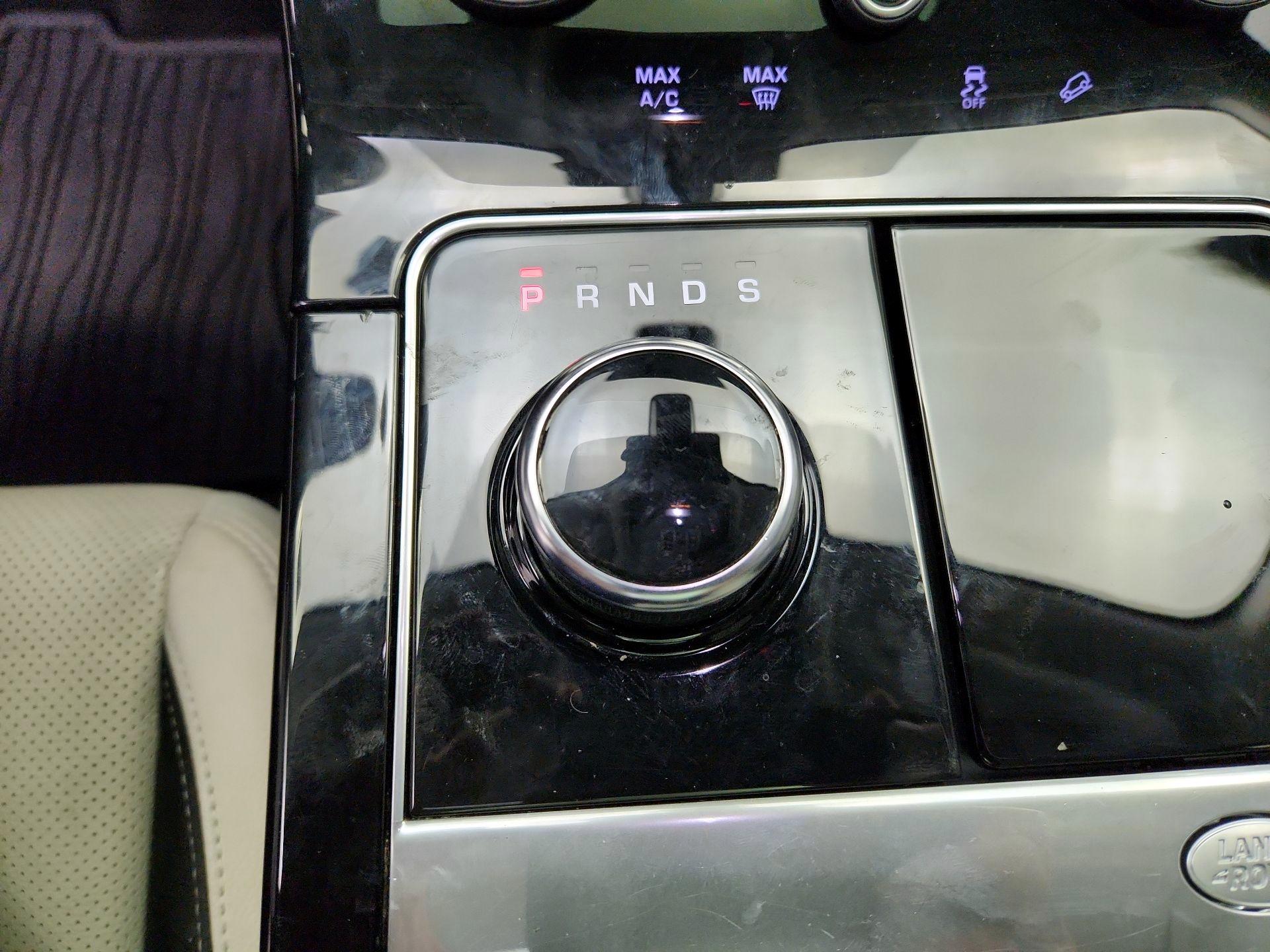Thumbnail: 2019 Land Rover Range Rover Velar - 18