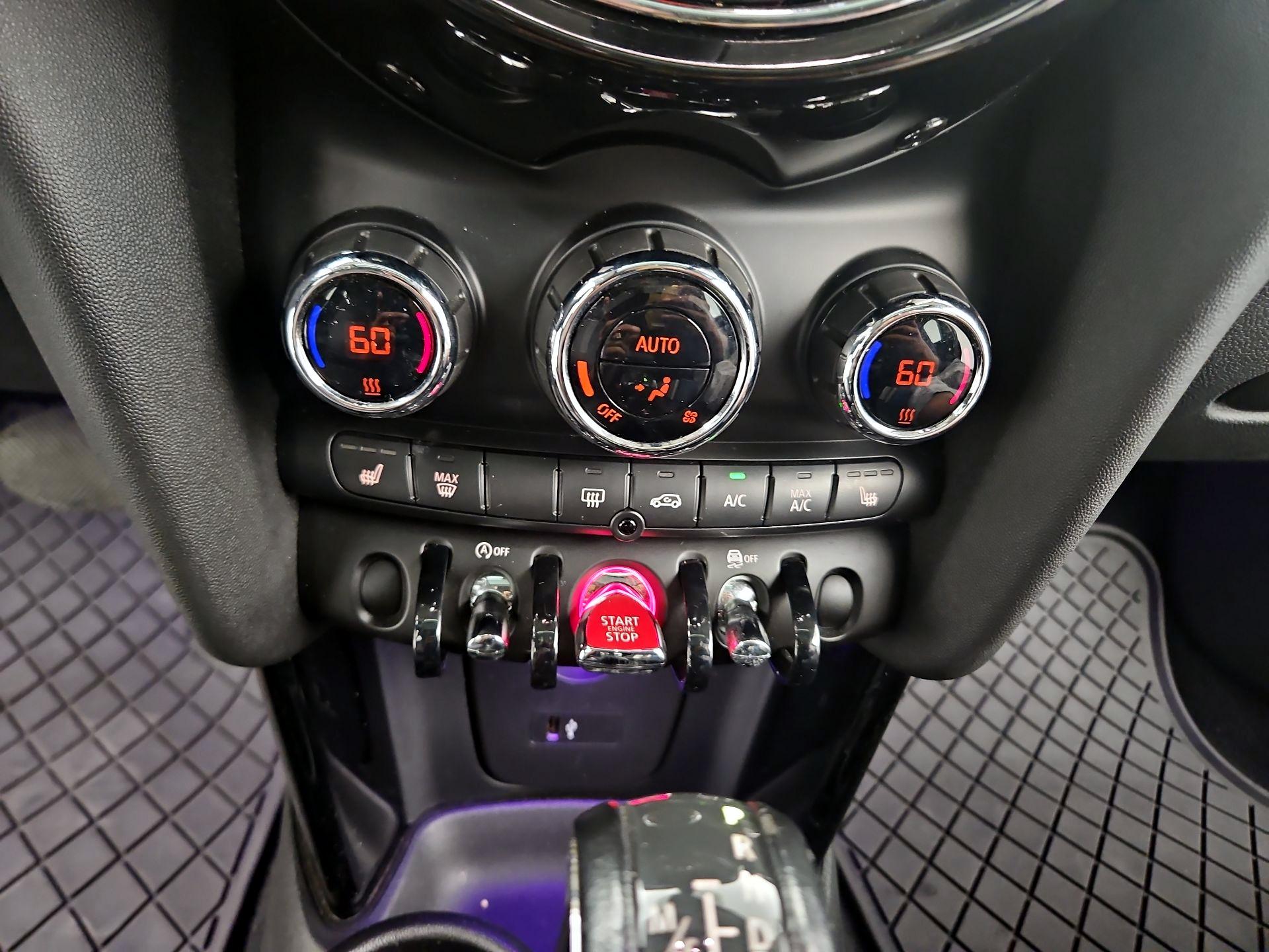 Thumbnail: 2019 MINI Cooper Hardtop - 16