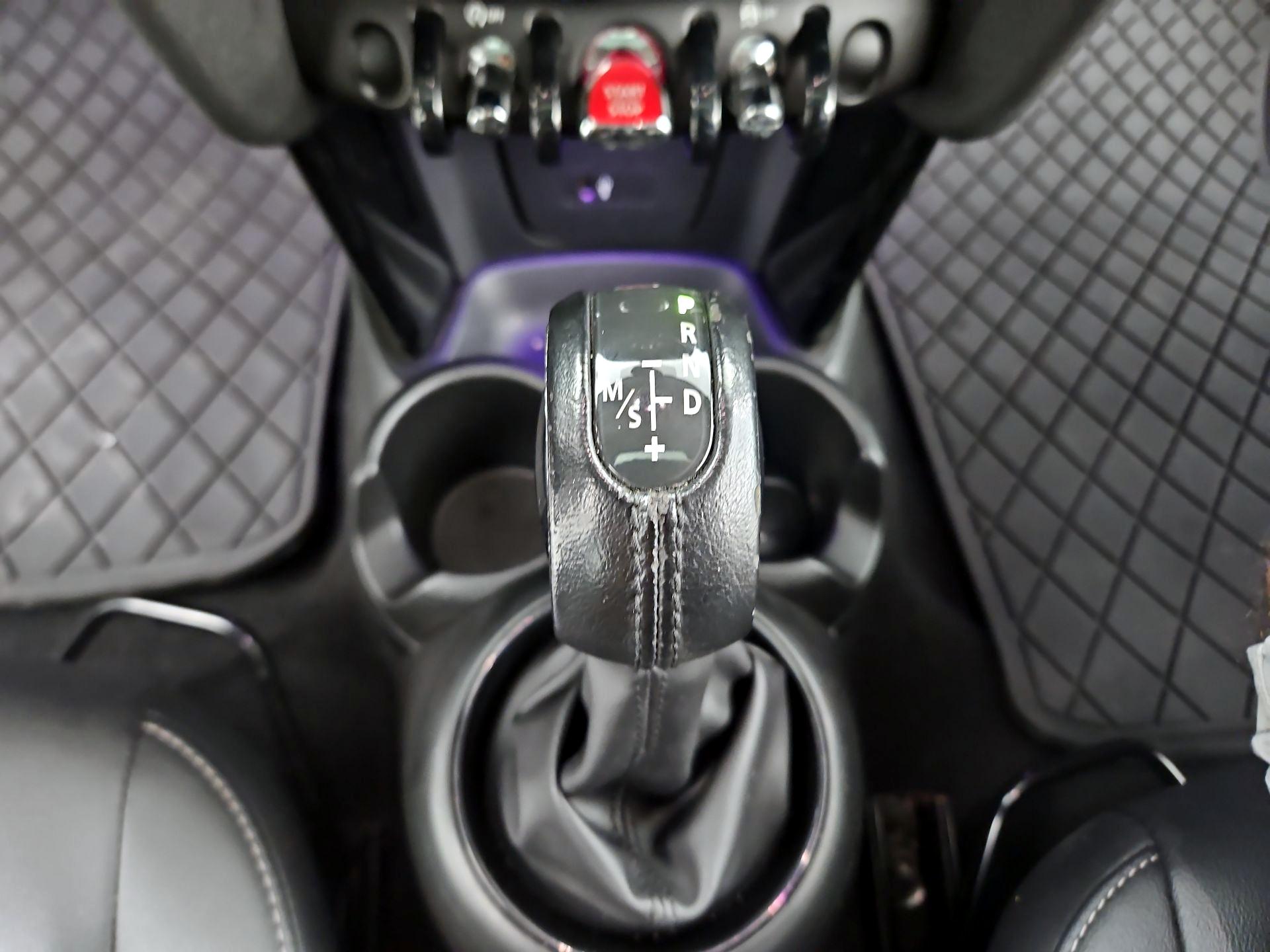 Thumbnail: 2019 MINI Cooper Hardtop - 17