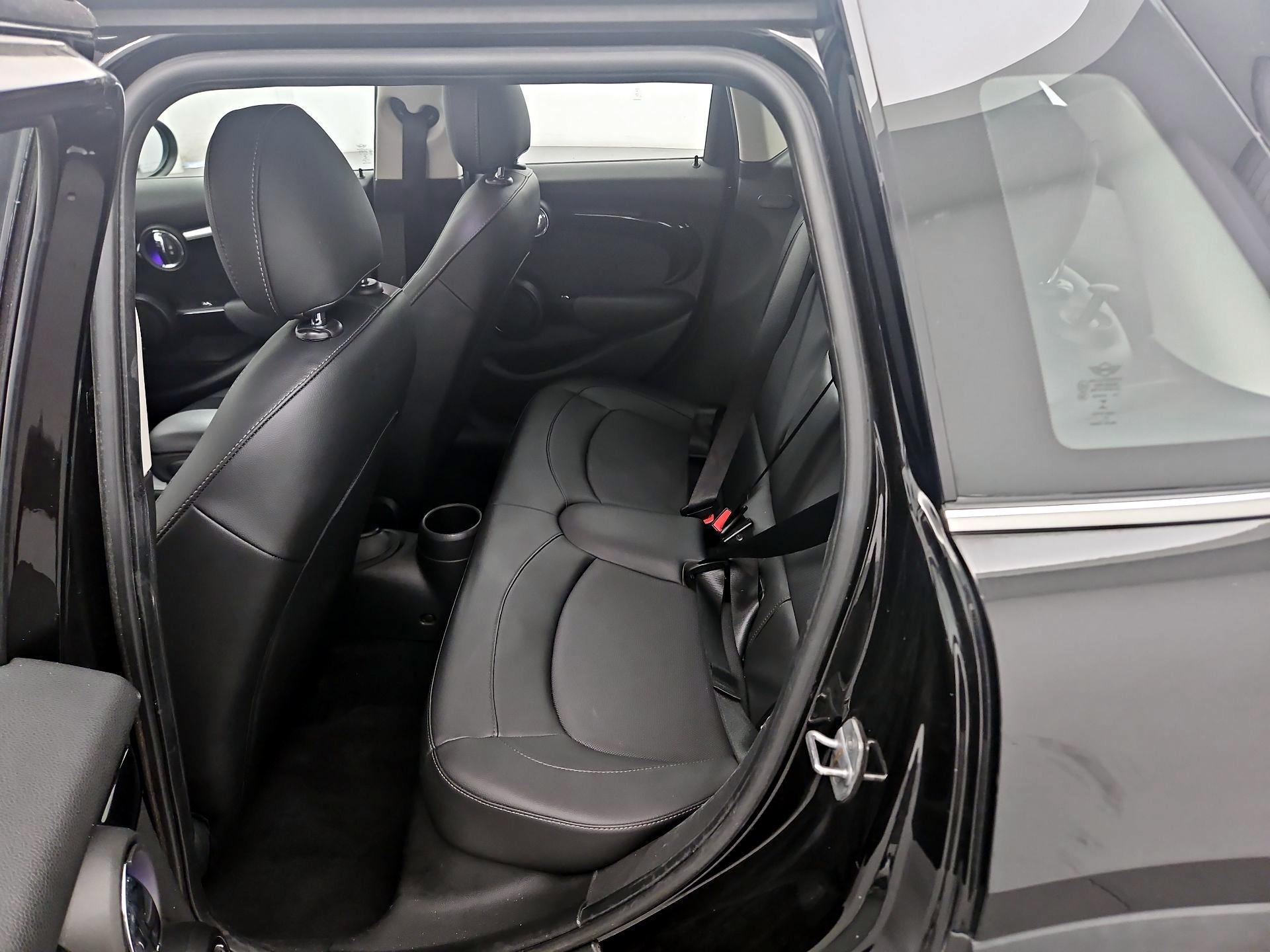 Thumbnail: 2019 MINI Cooper Hardtop - 20
