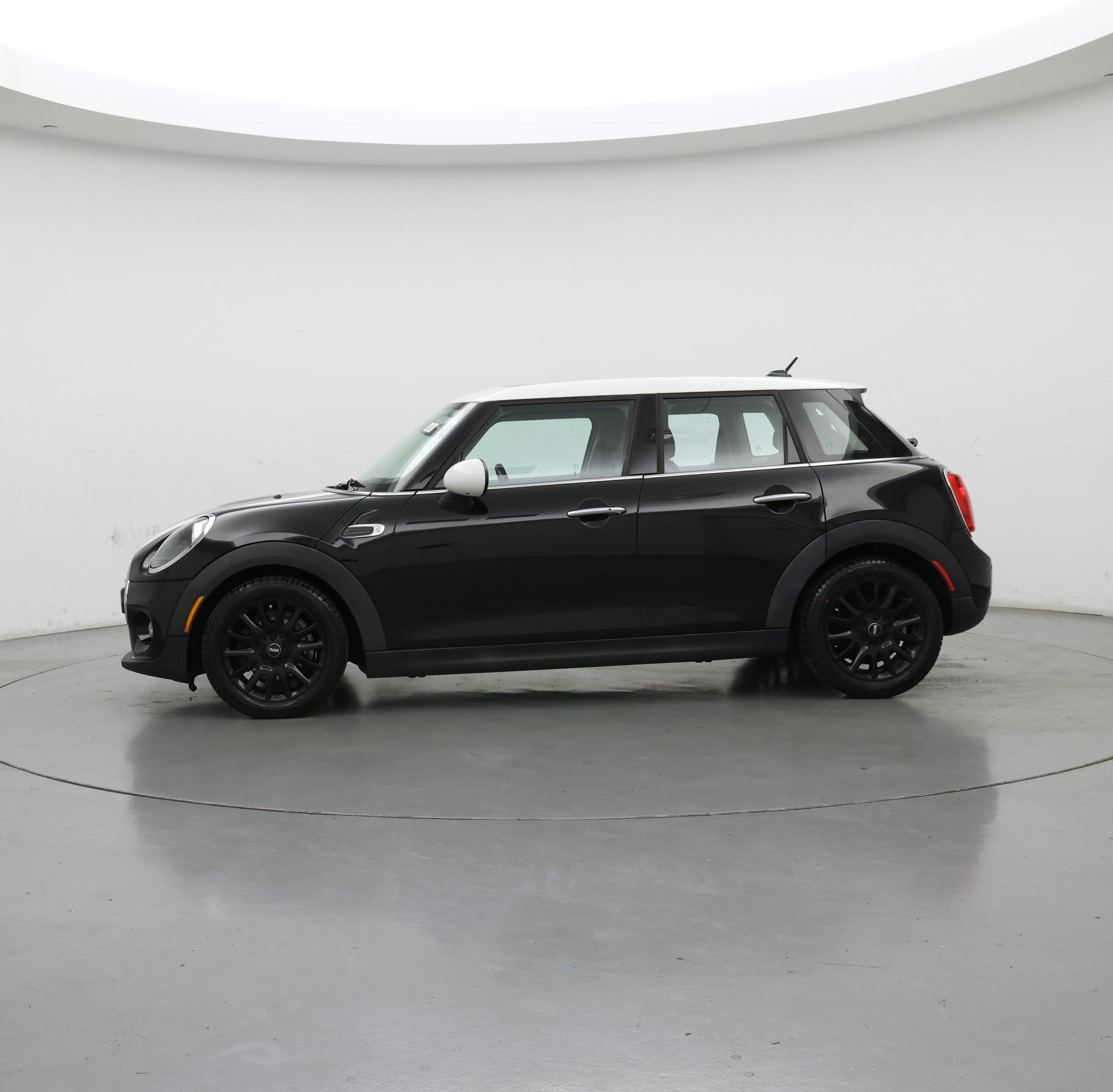 Thumbnail: 2019 MINI Cooper Hardtop - 3