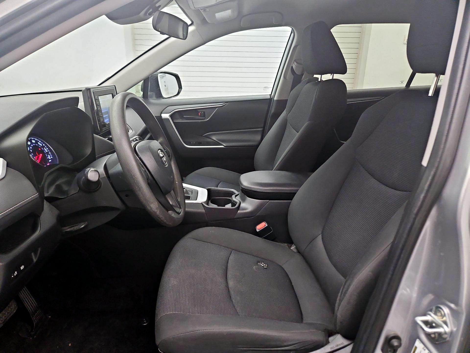 Thumbnail: 2020 Toyota RAV4 - 11
