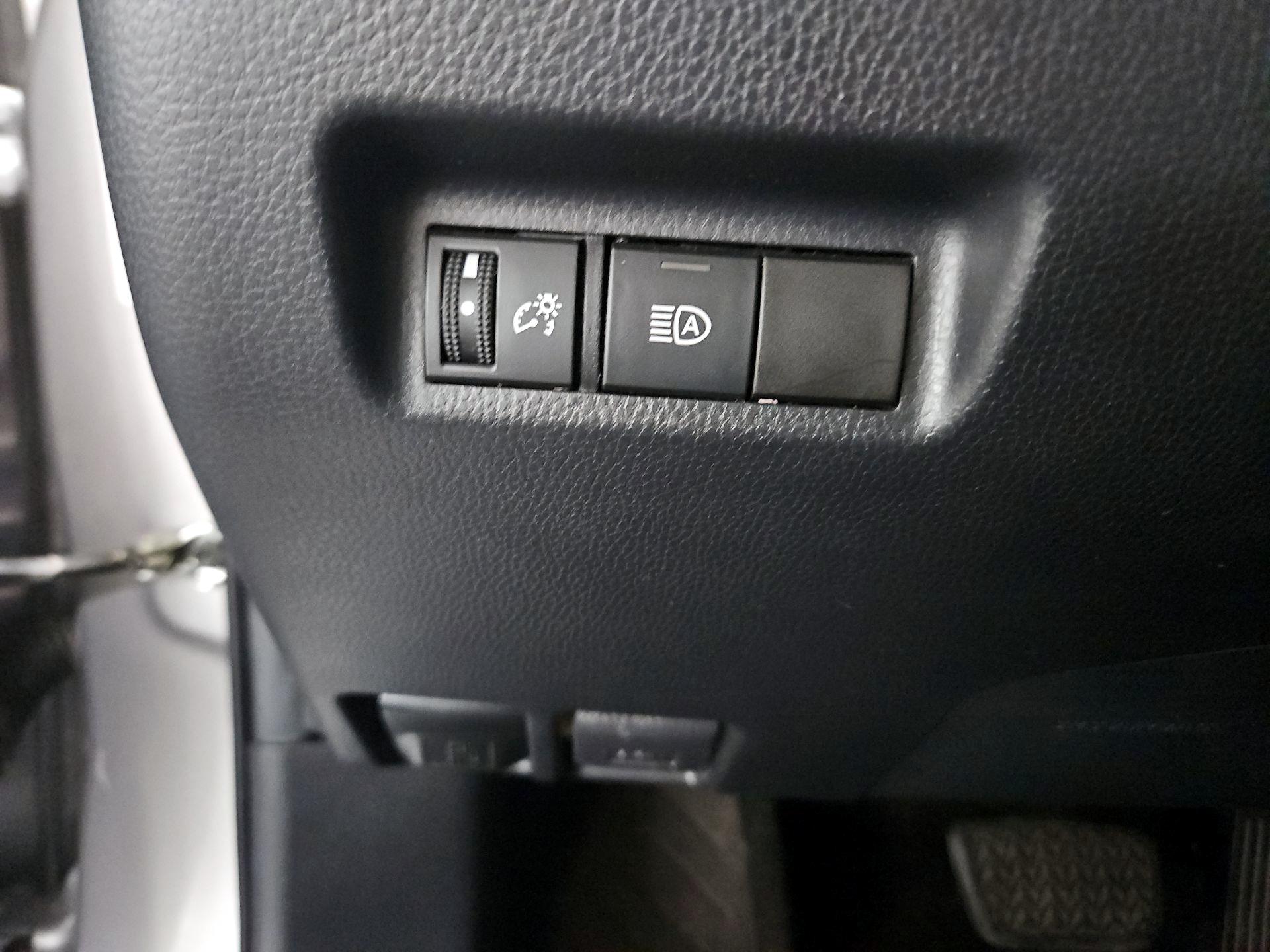 Thumbnail: 2020 Toyota RAV4 - 13