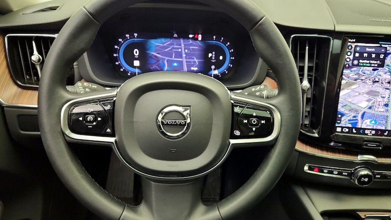 2024 Volvo XC60 B5 Ultimate 10