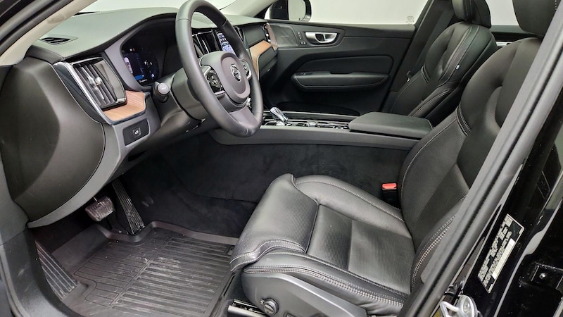 2024 Volvo XC60 B5 Ultimate 11