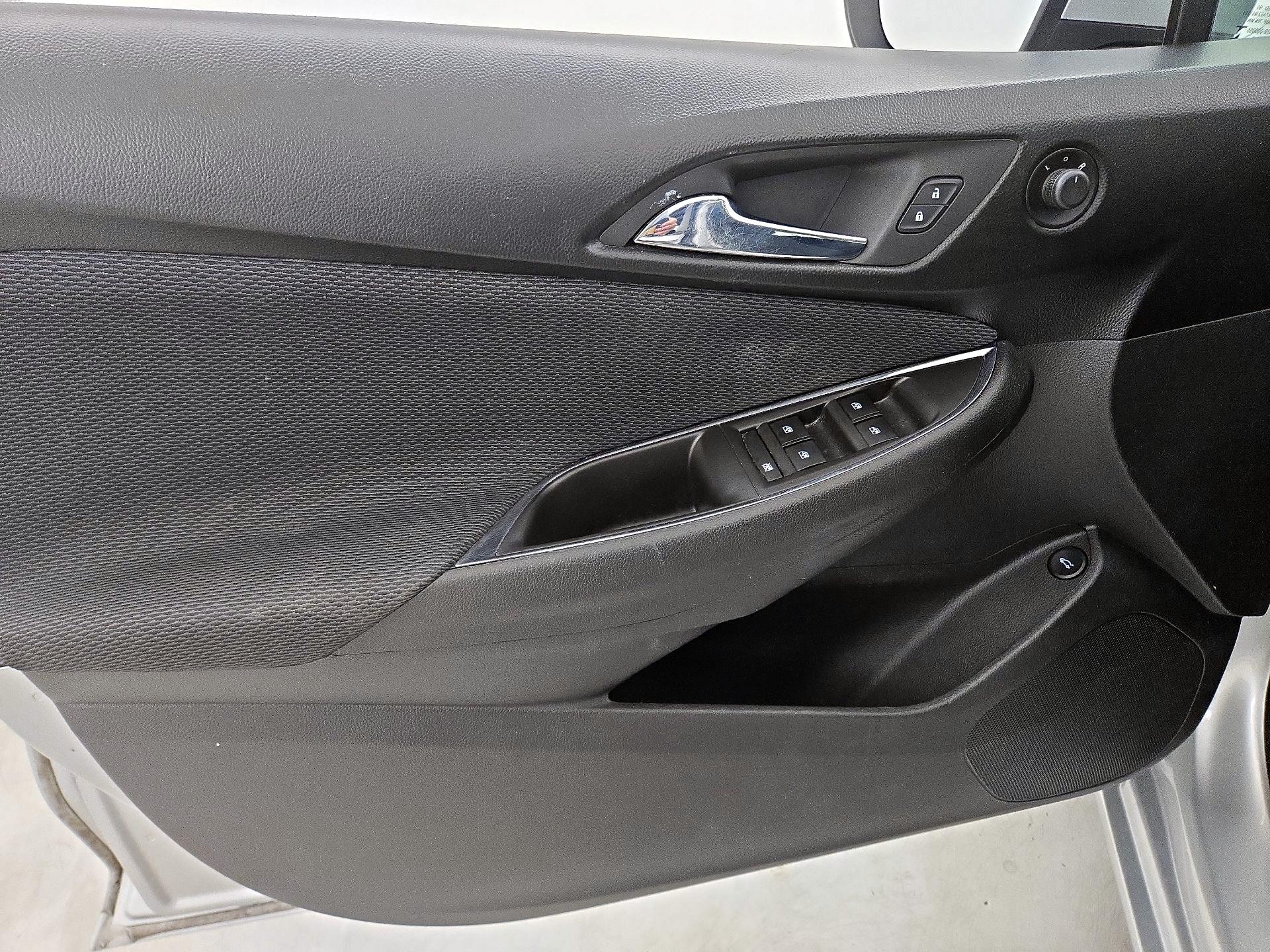 Thumbnail: 2016 Chevrolet Cruze - 12