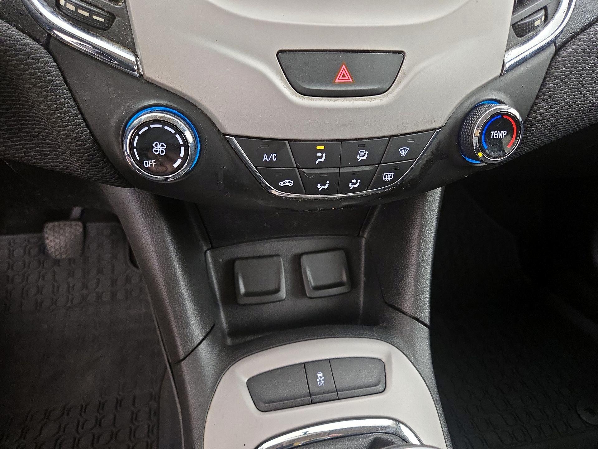 Thumbnail: 2016 Chevrolet Cruze - 16