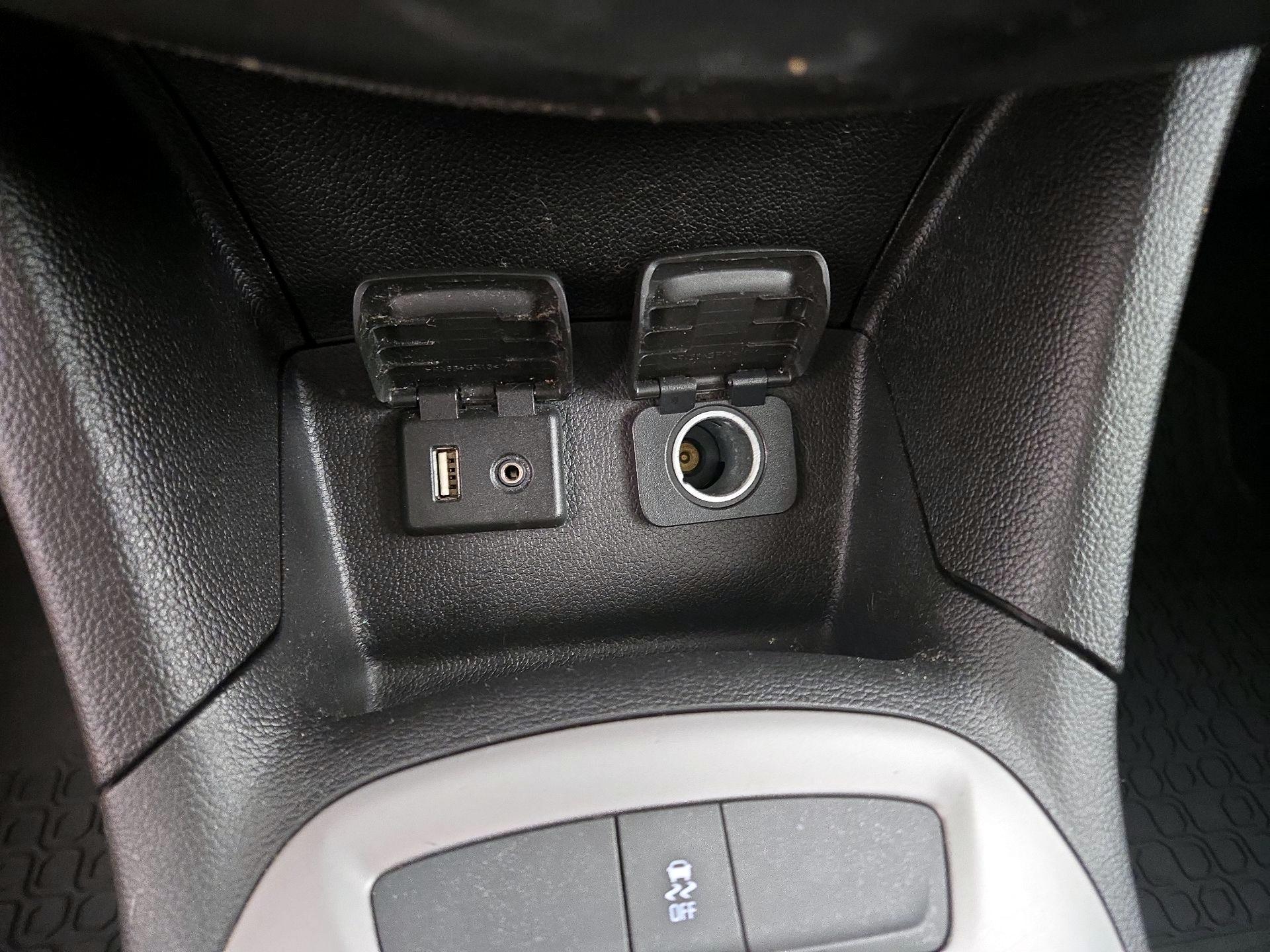 Thumbnail: 2016 Chevrolet Cruze - 18