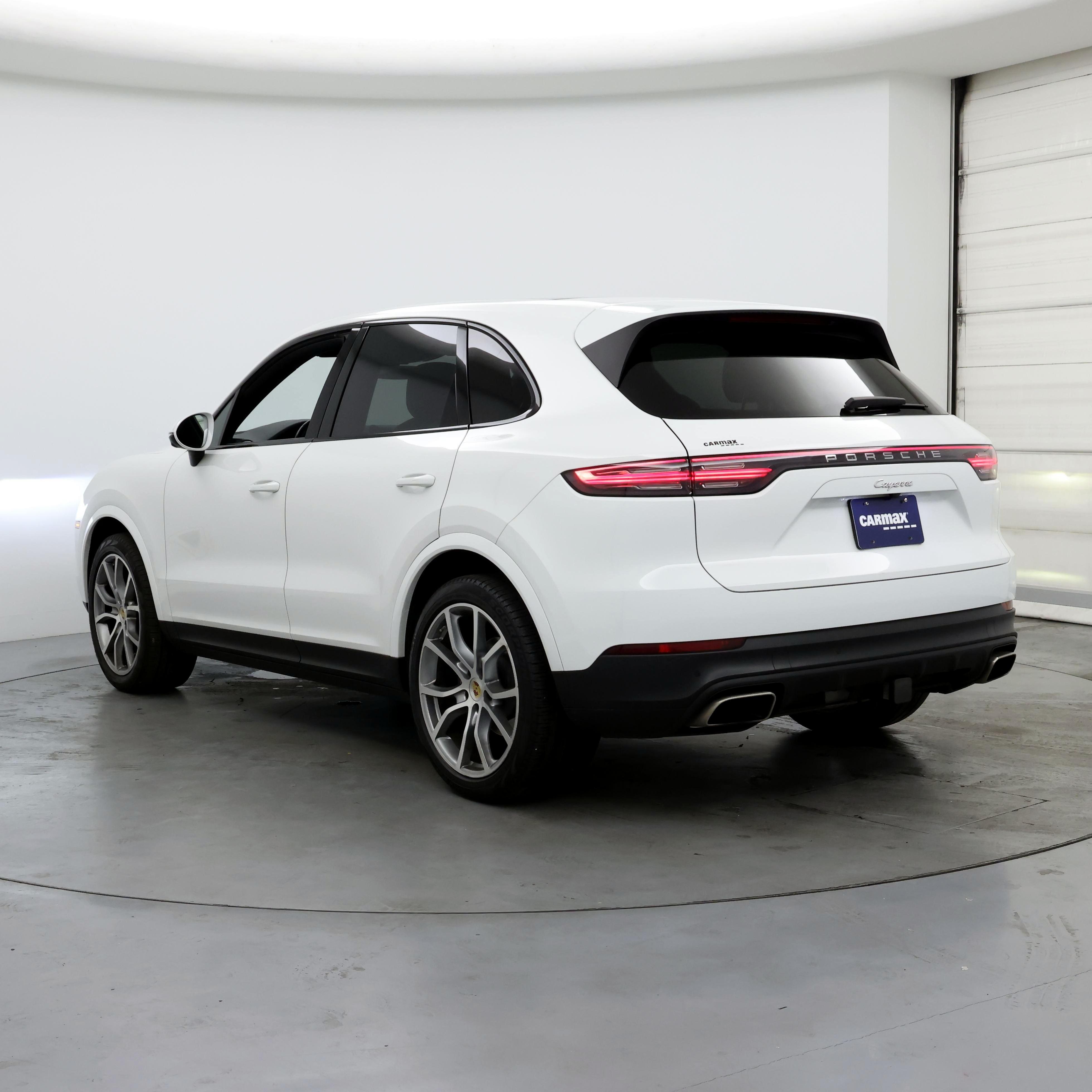 Thumbnail: 2019 Porsche Cayenne - 2
