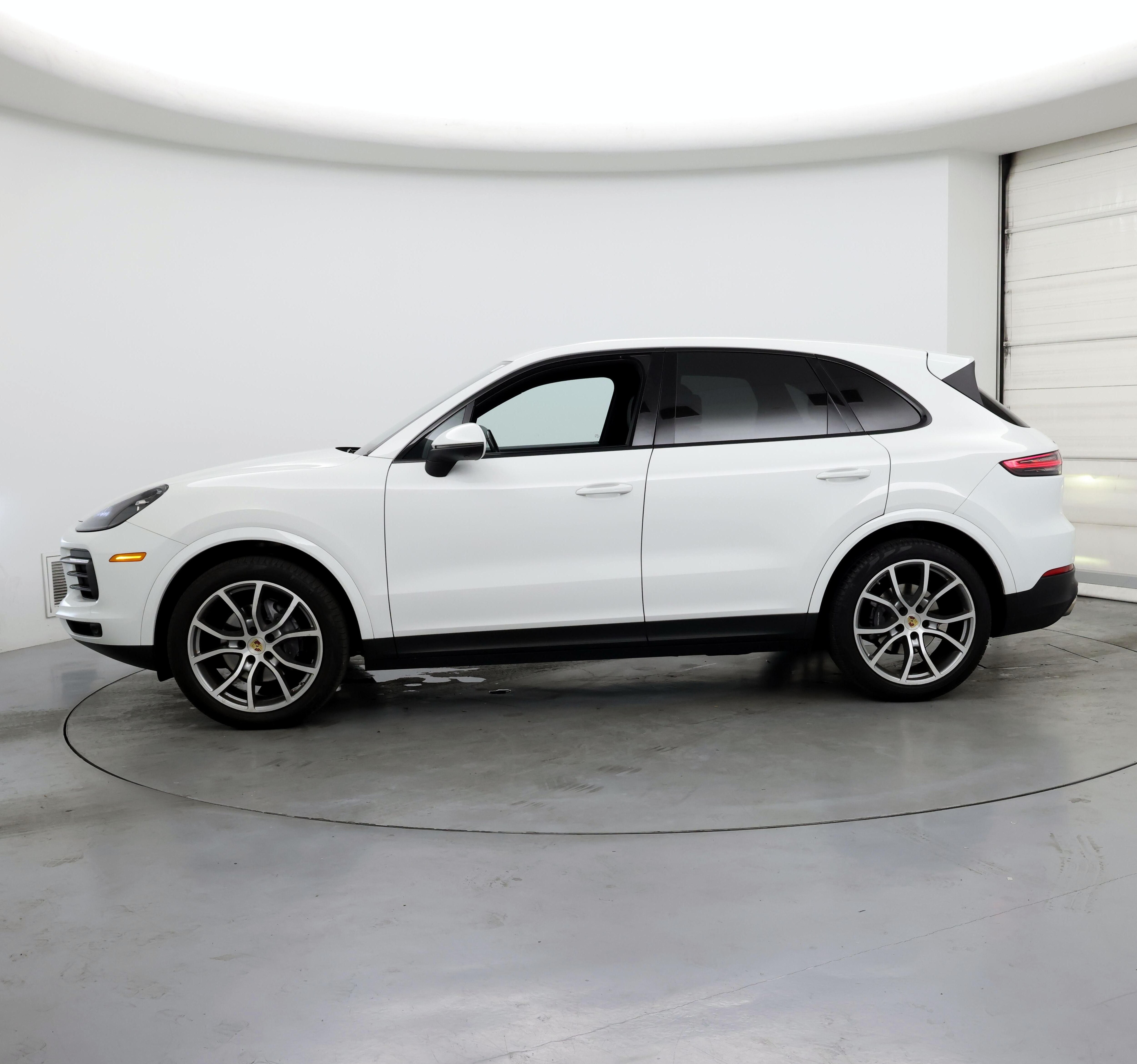 Thumbnail: 2019 Porsche Cayenne - 3