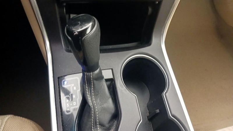 2015 Toyota Camry LE 17