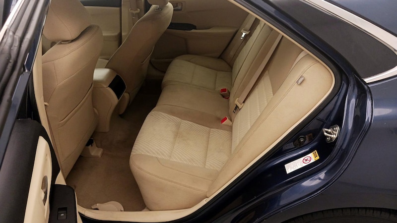 2015 Toyota Camry LE 19