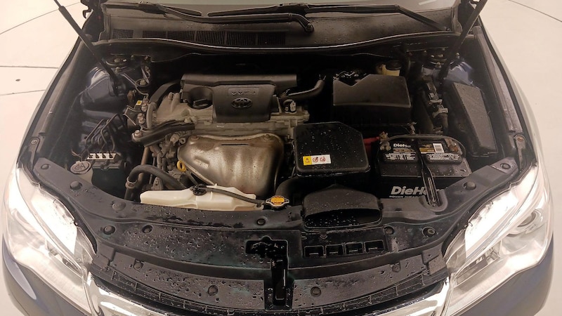 2015 Toyota Camry LE 21