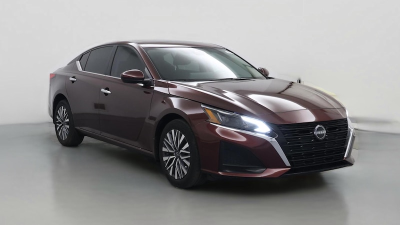 2023 Nissan Altima SV Hero Image