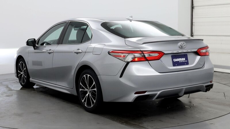 2019 Toyota Camry SE 2