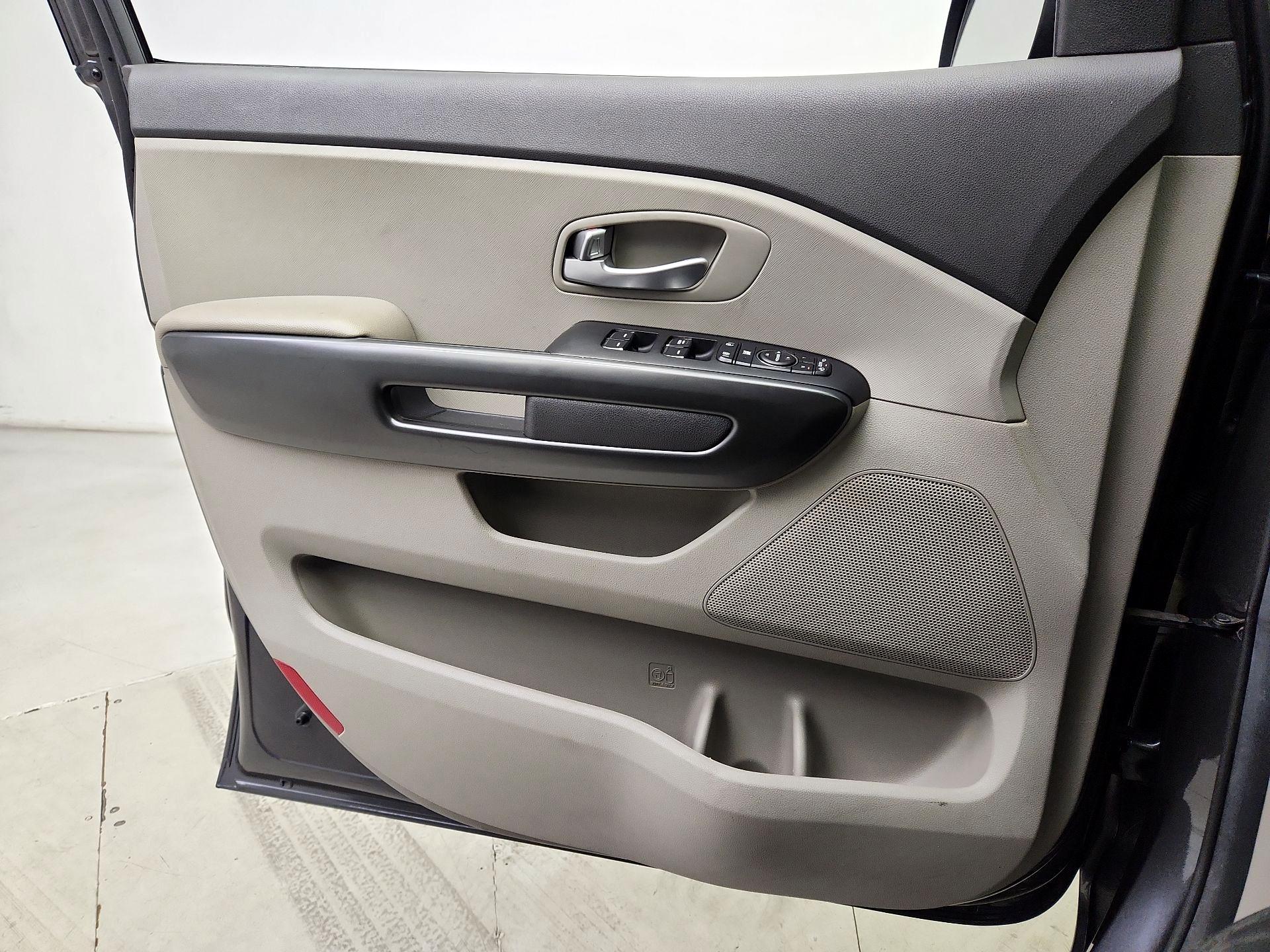 Thumbnail: 2017 Kia Sedona - 12