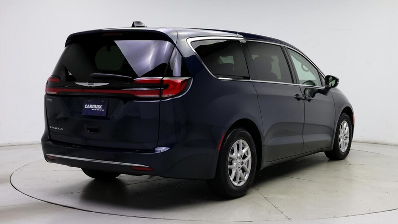 2023 Chrysler Pacifica Touring L 8