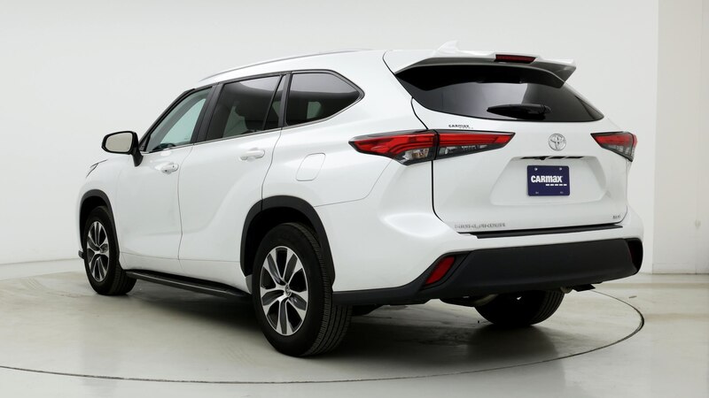 2023 Toyota Highlander XLE 2