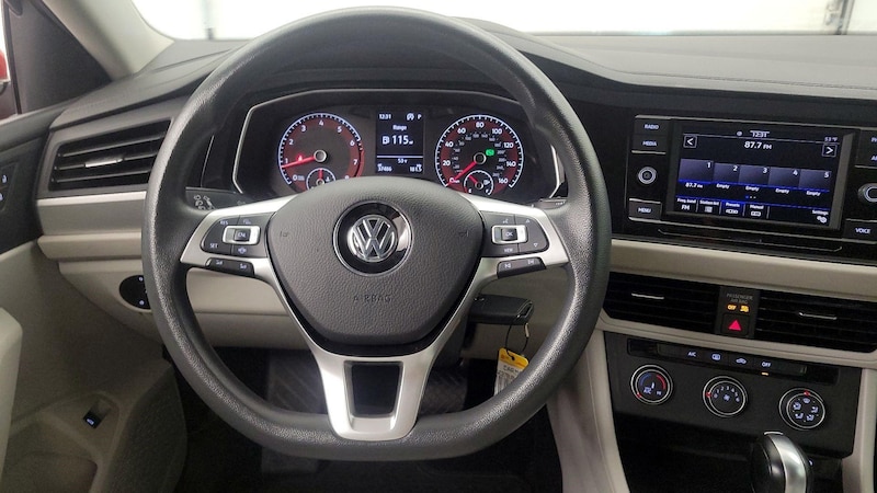 2020 Volkswagen Jetta SE 10