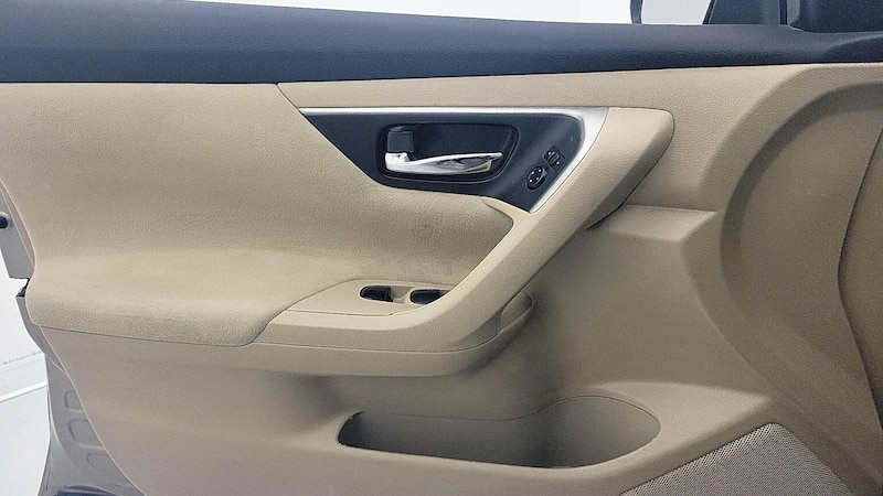 2015 Nissan Altima S 12