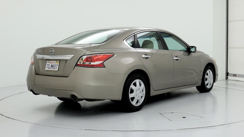 2015 Nissan Altima S 8