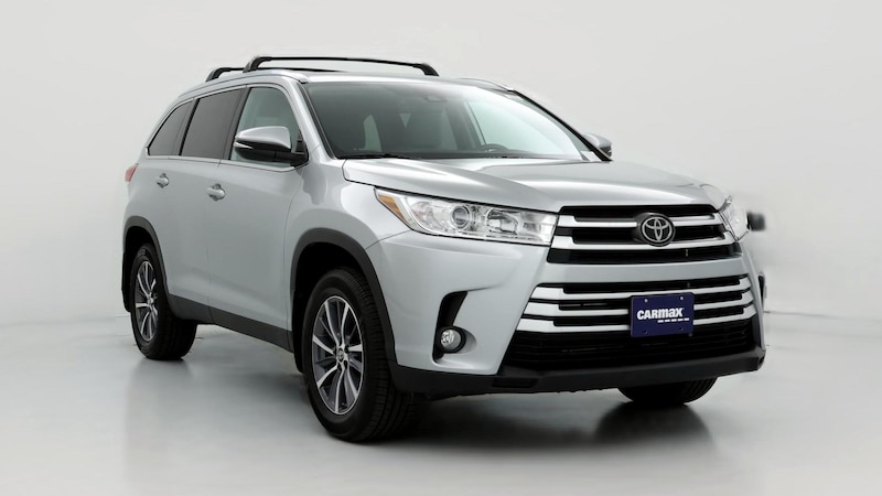 2019 Toyota Highlander XLE Hero Image