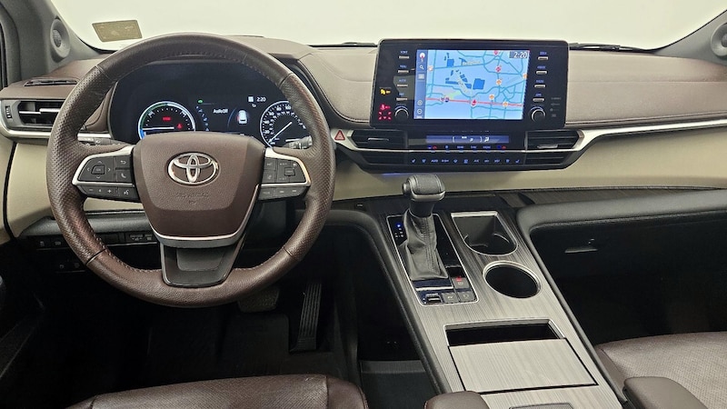 2021 Toyota Sienna Platinum 9