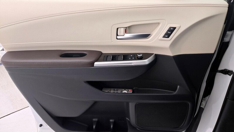 2021 Toyota Sienna Platinum 12