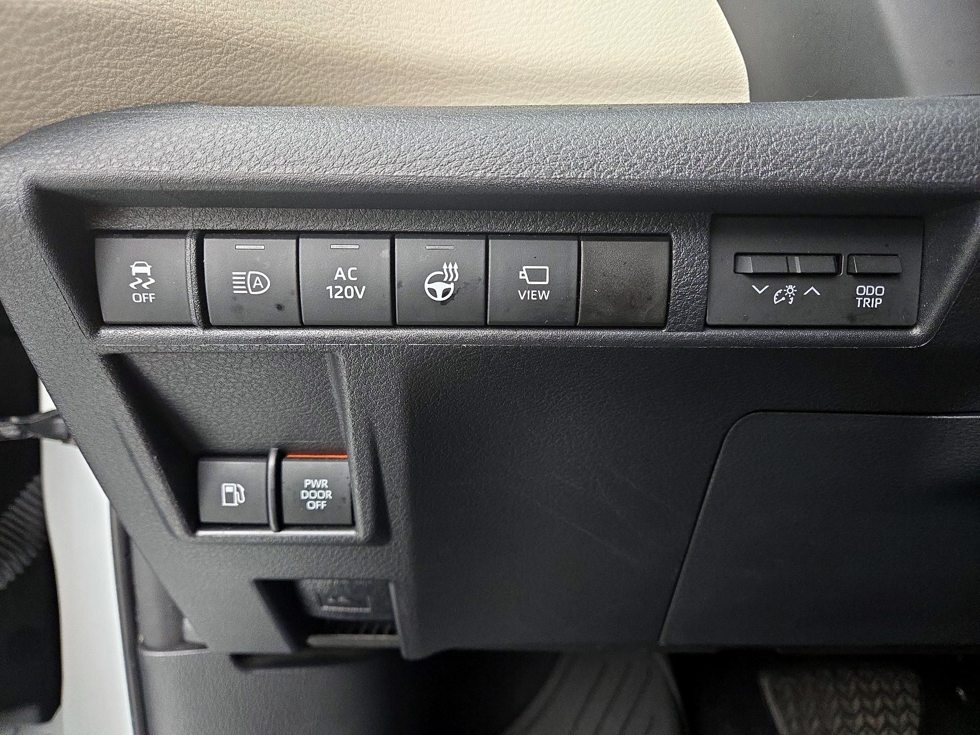 Thumbnail: 2021 Toyota Sienna - 13