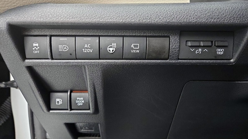 2021 Toyota Sienna Platinum 13