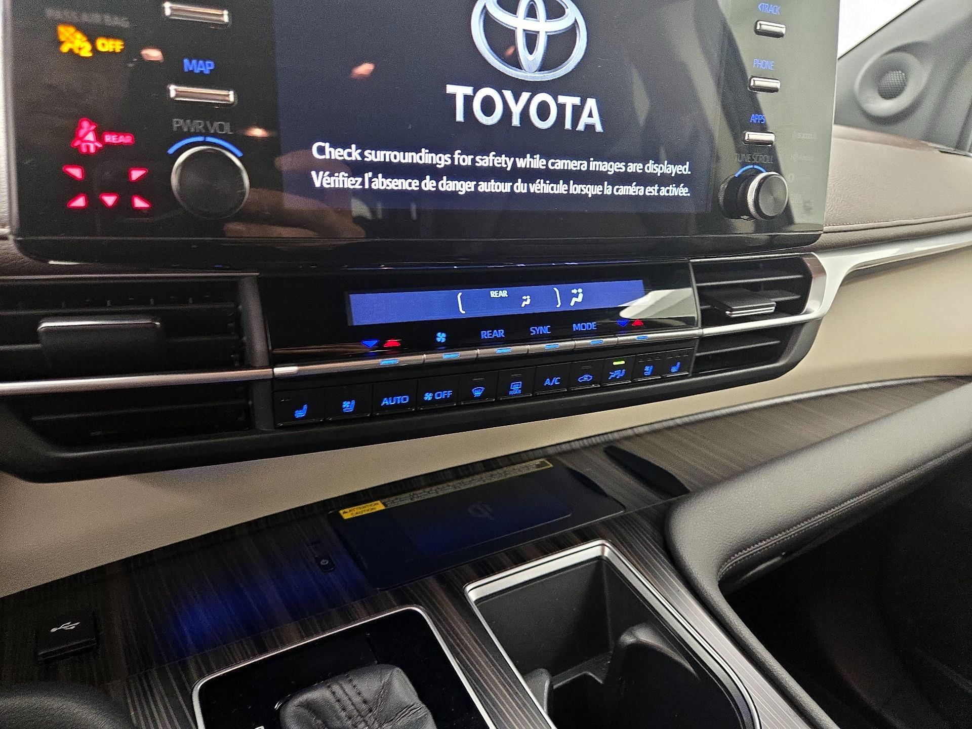 Thumbnail: 2021 Toyota Sienna - 17