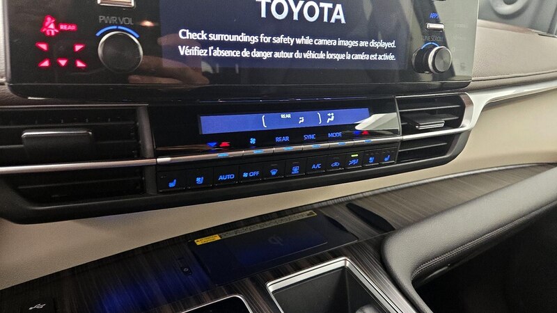 2021 Toyota Sienna Platinum 17