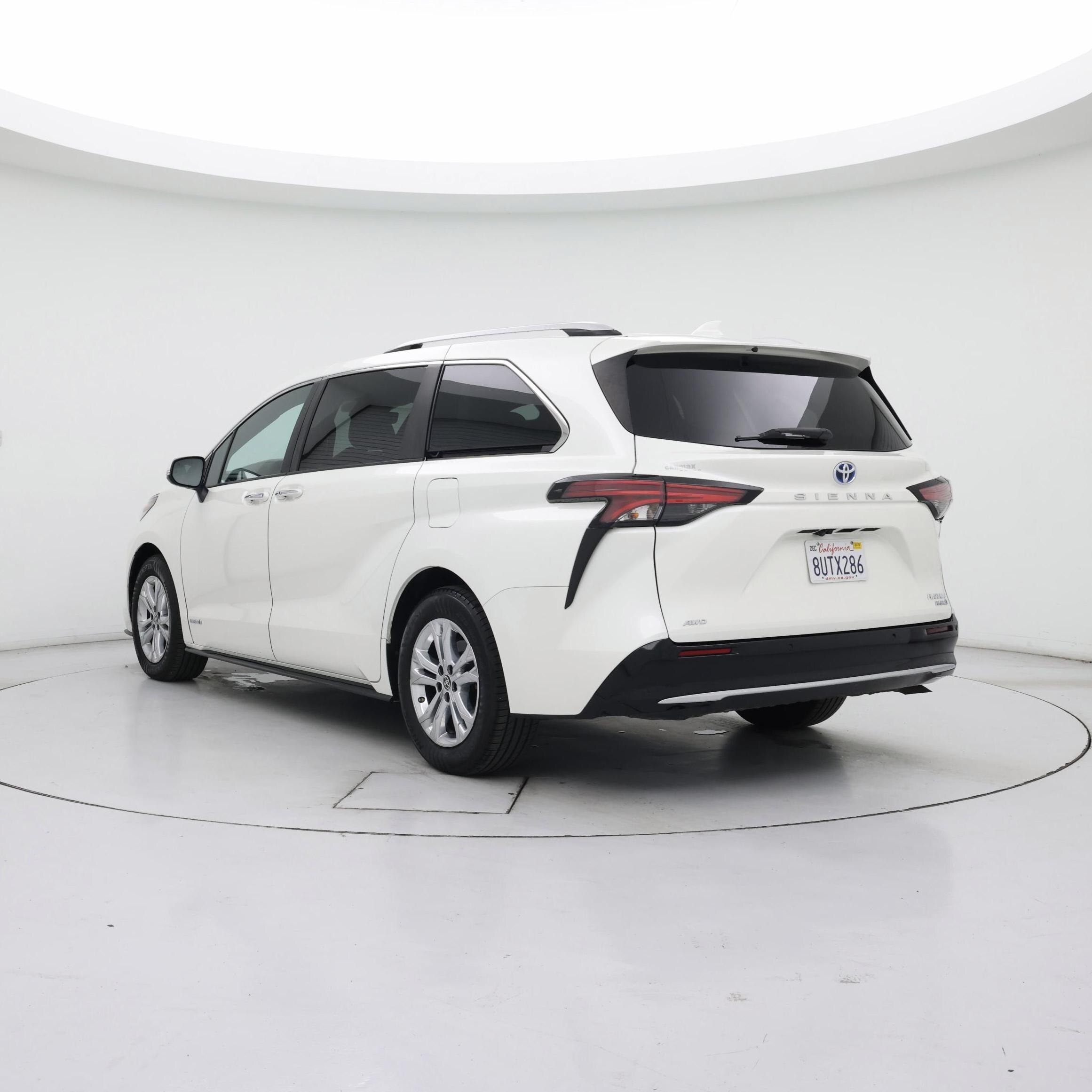 Thumbnail: 2021 Toyota Sienna - 2