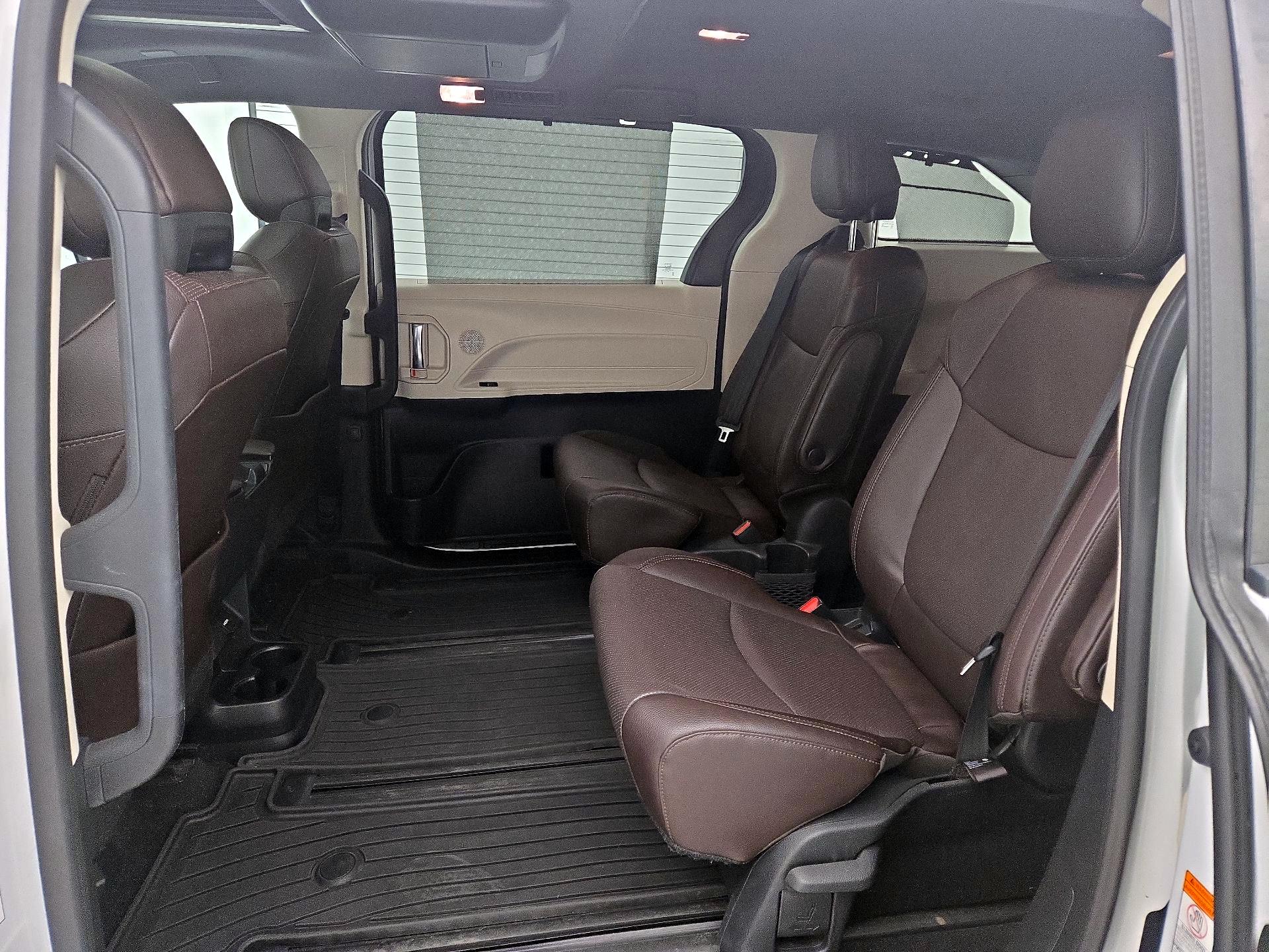 Thumbnail: 2021 Toyota Sienna - 20
