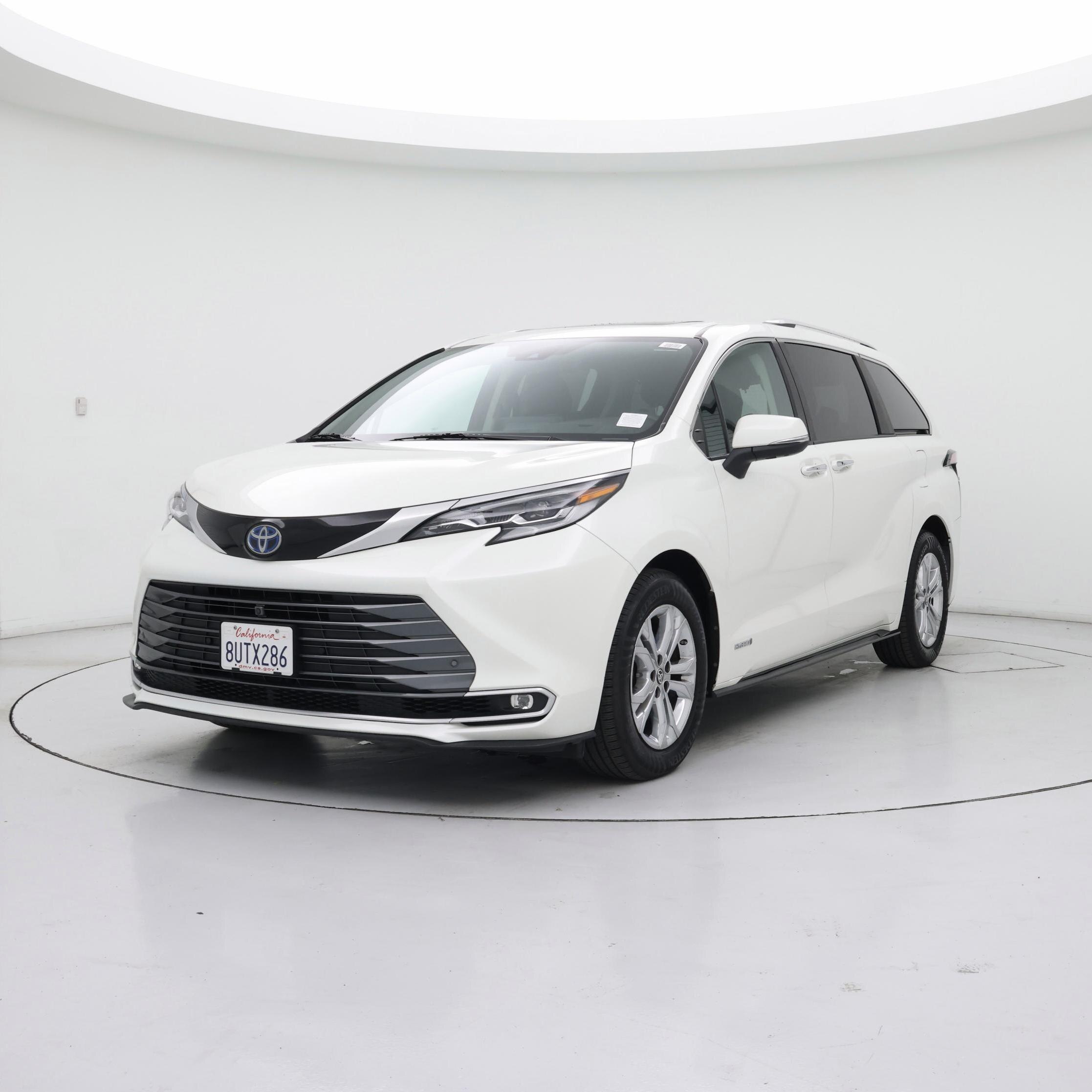 Thumbnail: 2021 Toyota Sienna - 4