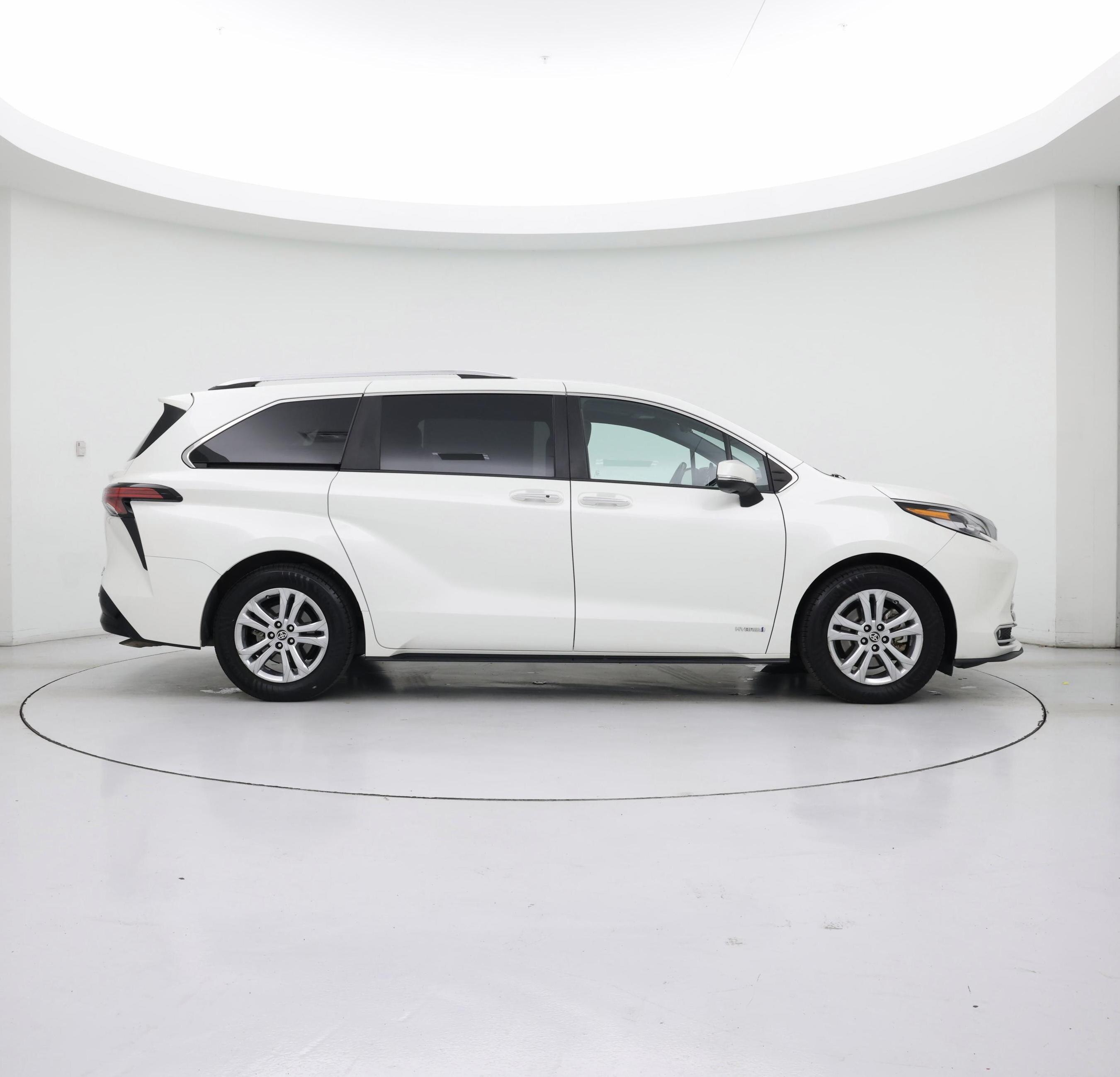 Thumbnail: 2021 Toyota Sienna - 7
