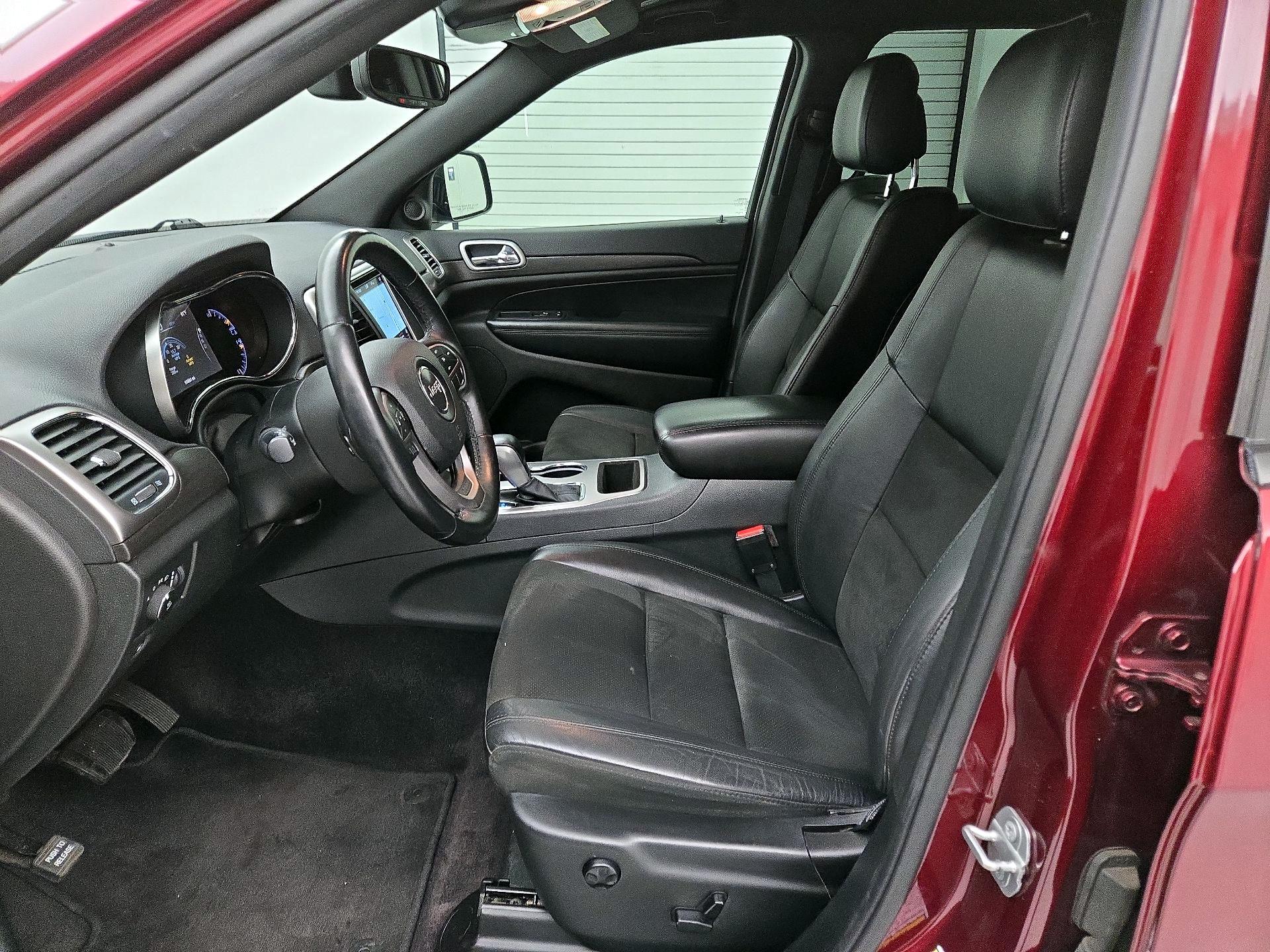 Thumbnail: 2018 Jeep Grand Cherokee - 11