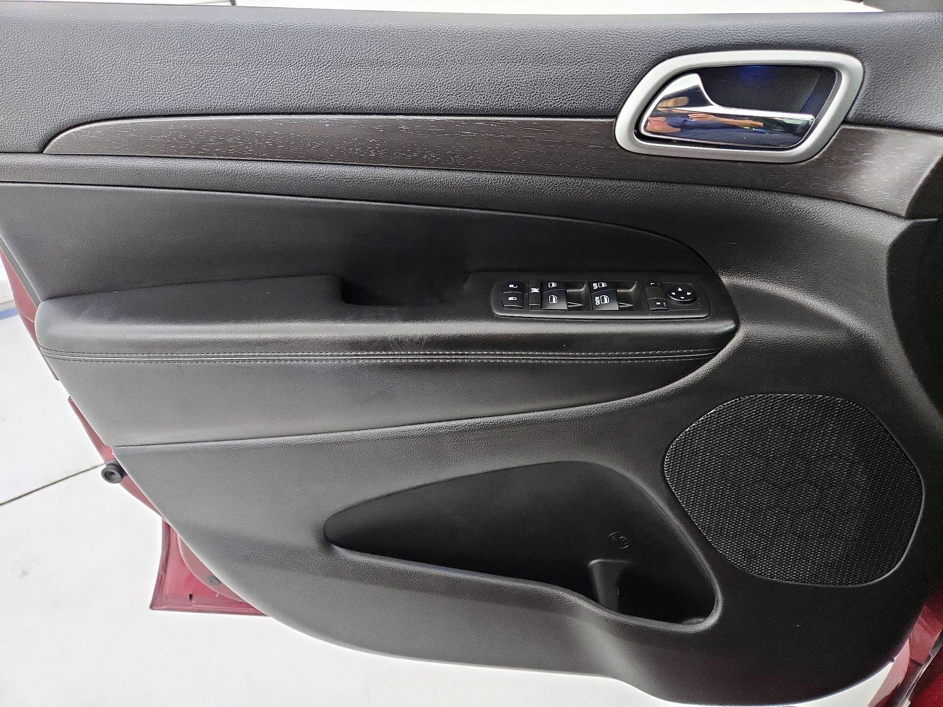 Thumbnail: 2018 Jeep Grand Cherokee - 12