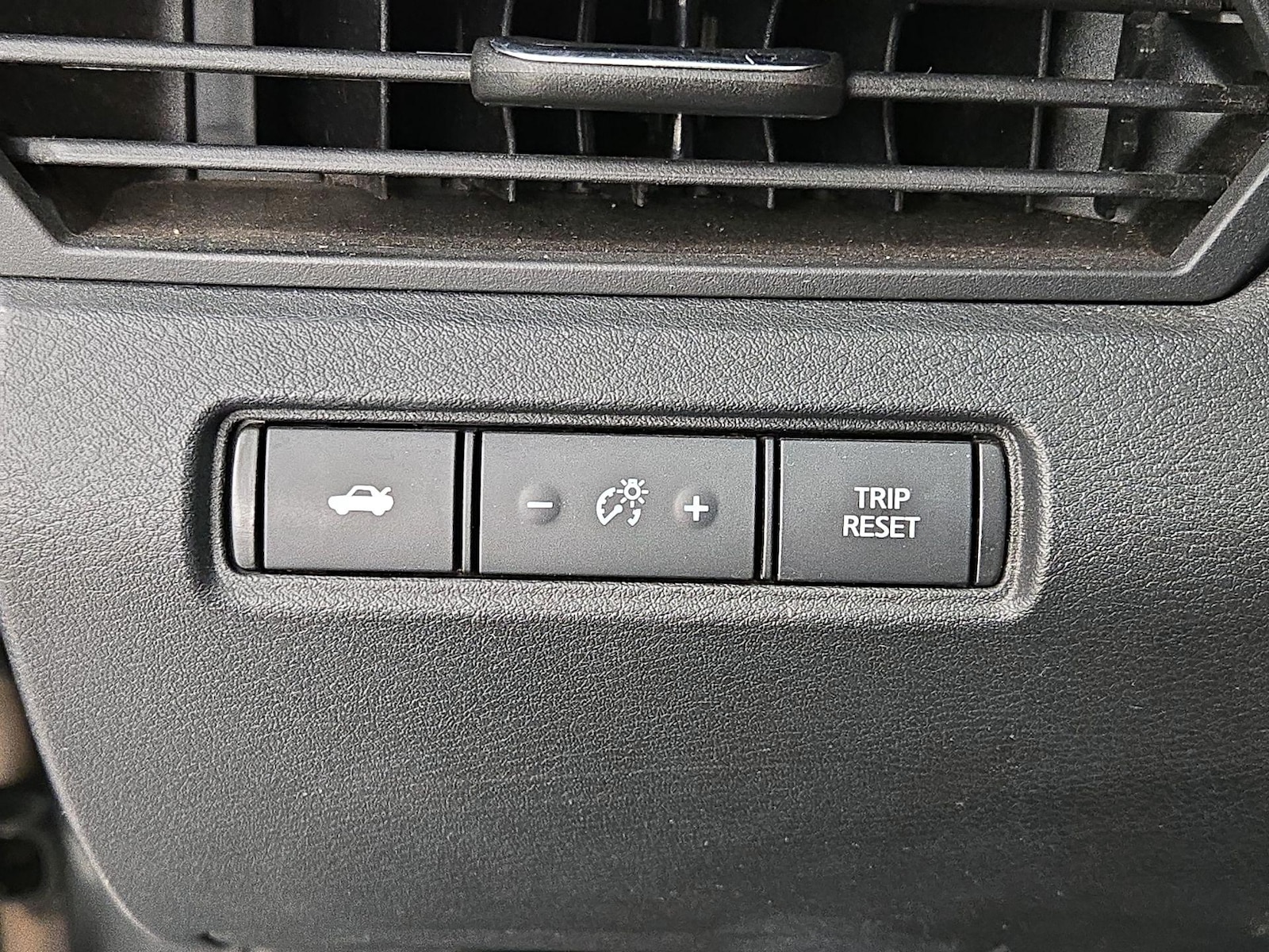 2021 Nissan Altima SR - Photo 14