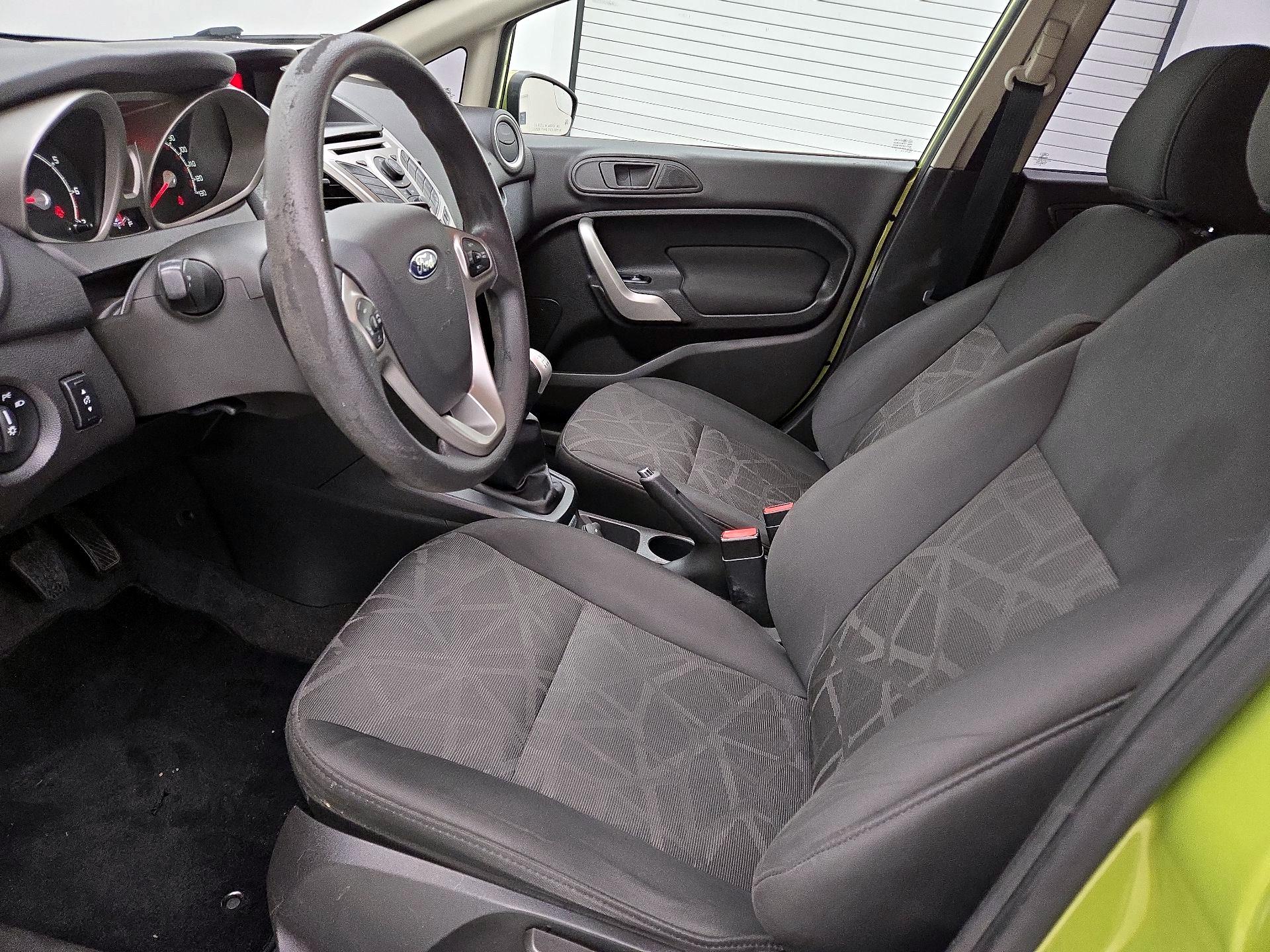 Thumbnail: 2013 Ford Fiesta - 11