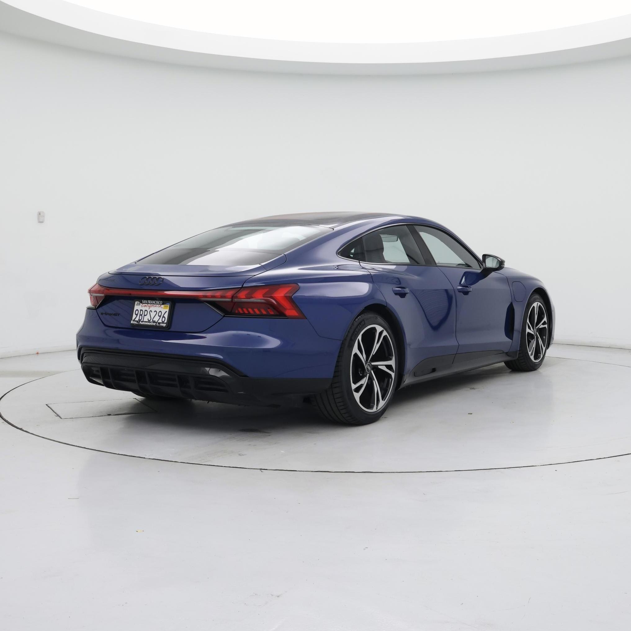 Thumbnail: 2022 Audi e-tron GT - 8
