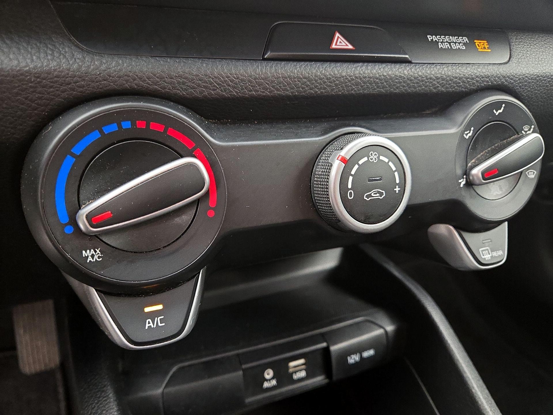 Thumbnail: 2018 Kia Rio - 15