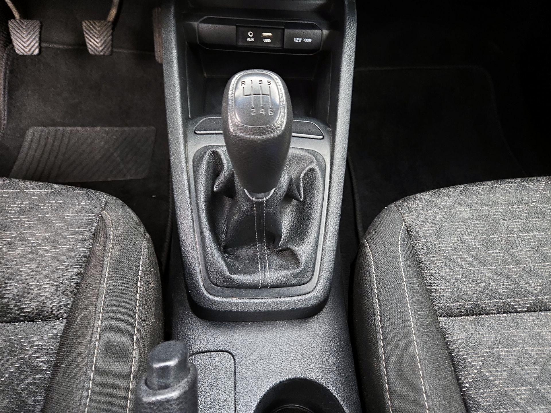 Thumbnail: 2018 Kia Rio - 16