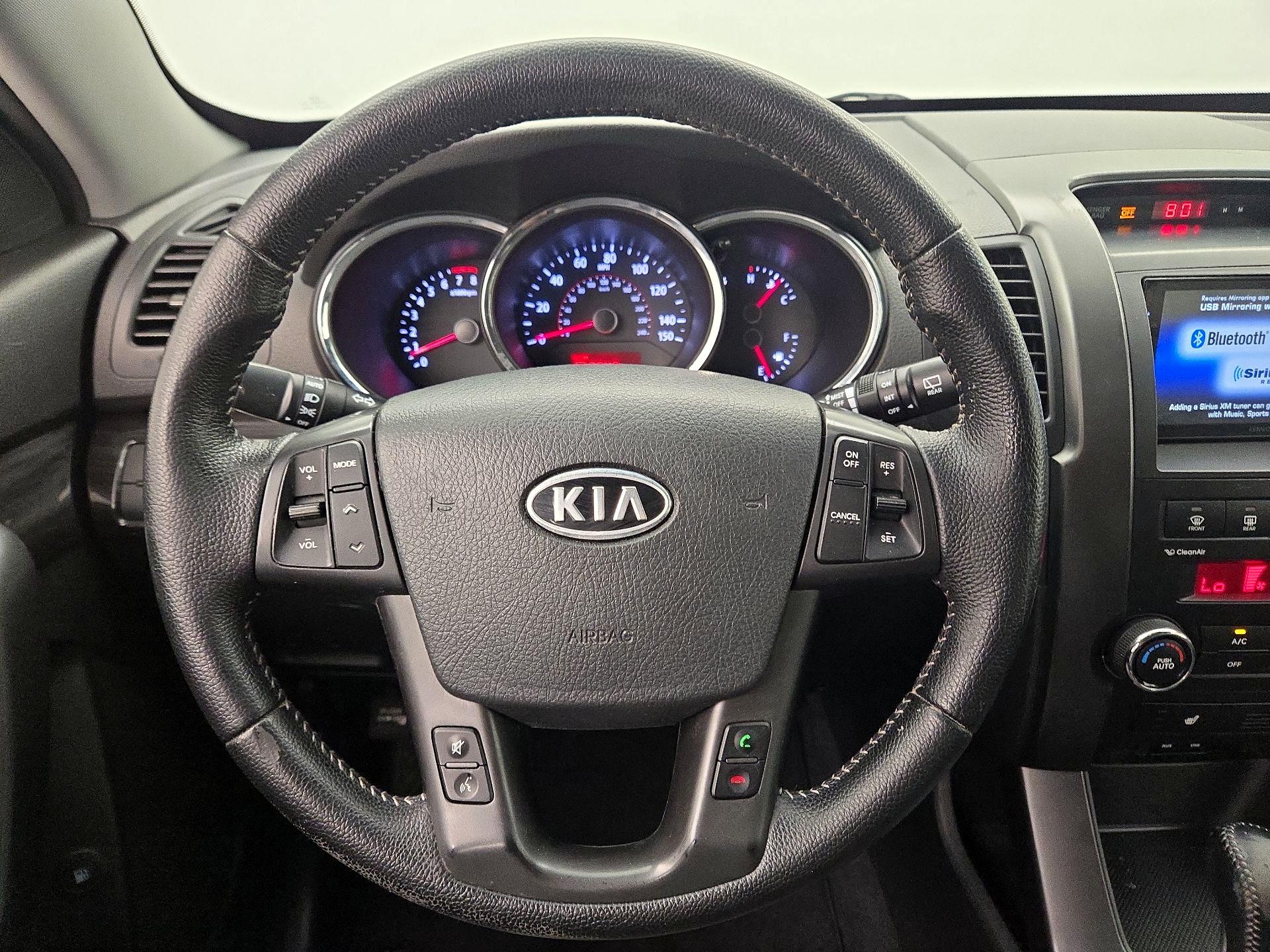 Thumbnail: 2013 Kia Sorento - 10