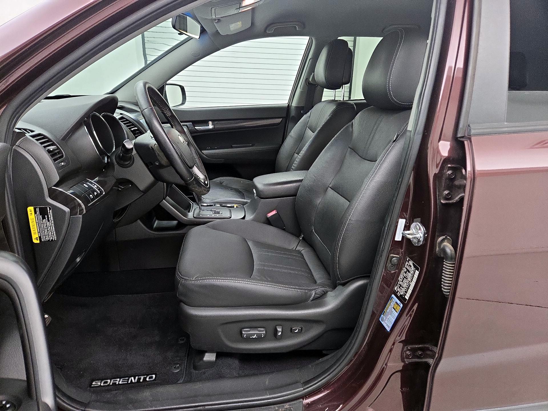 Thumbnail: 2013 Kia Sorento - 11