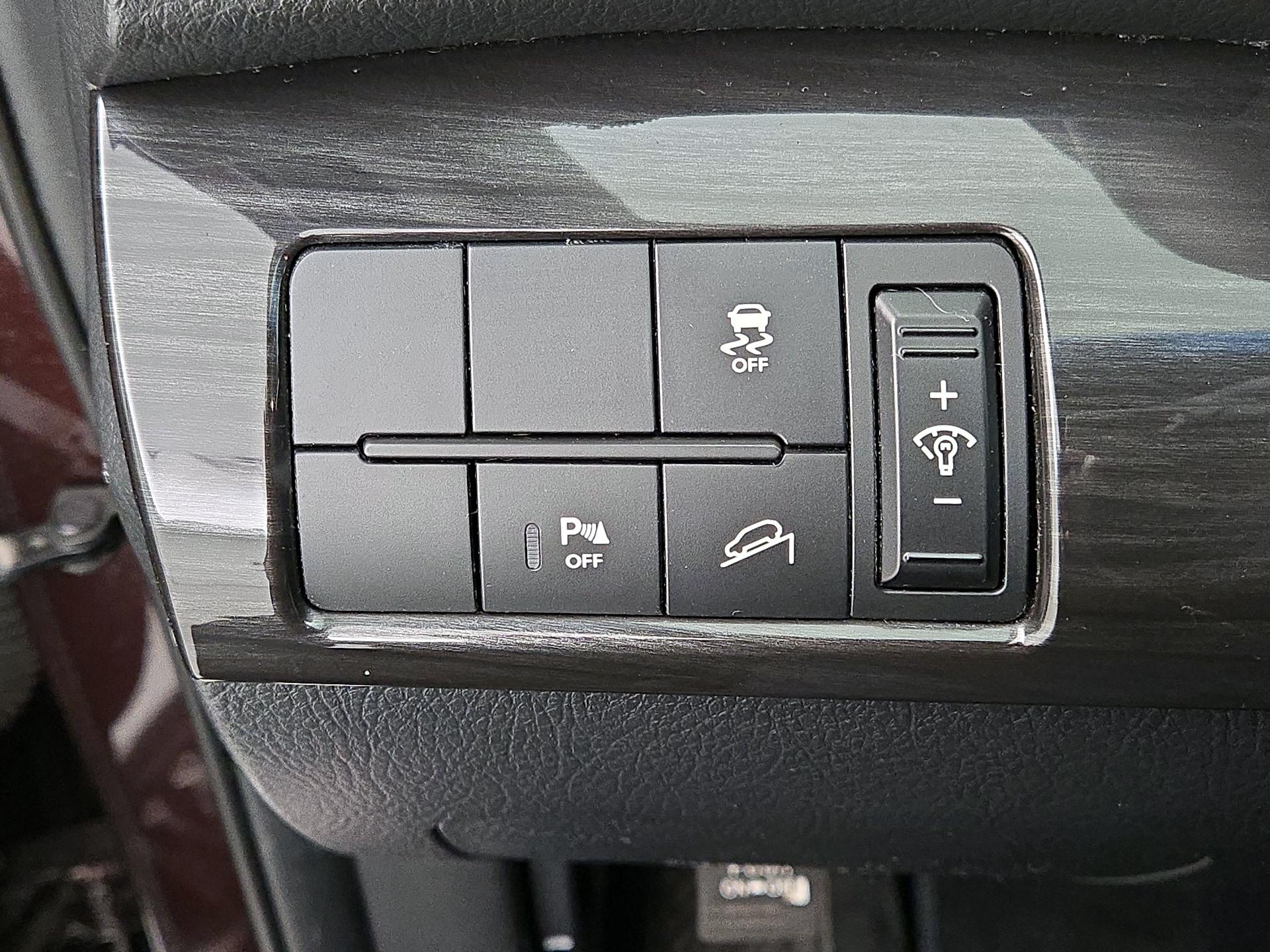Thumbnail: 2013 Kia Sorento - 13